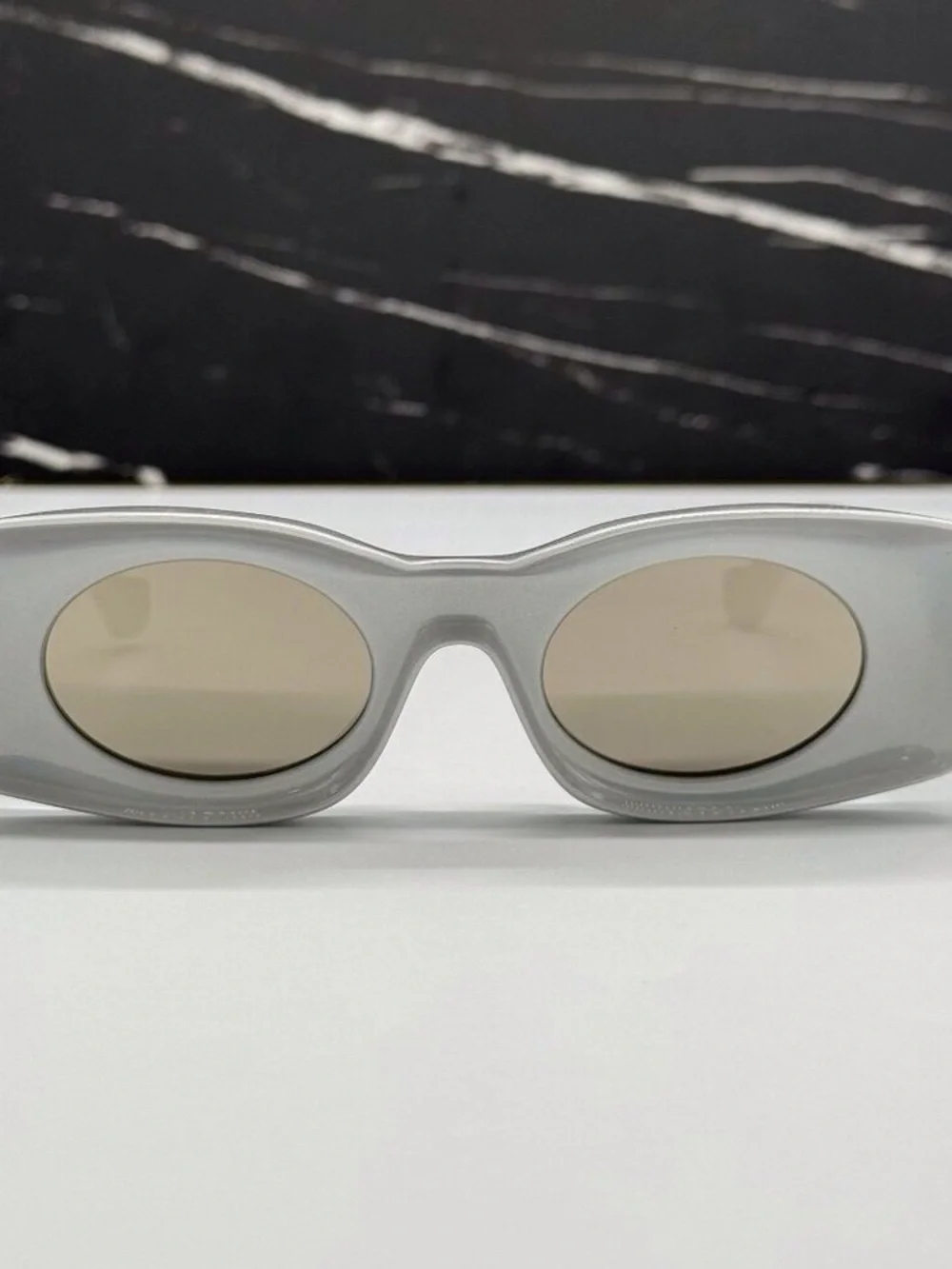 NEW LOEWE SILVER UNISEX SUNGLASSES LOEWE LW40033I 24C